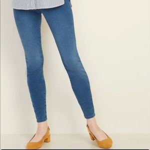 NWT Old Navy Super Skinny Pull-On Jeggings